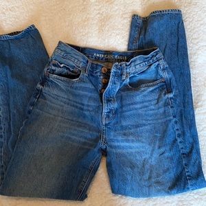 High waisted boyfriend jeans